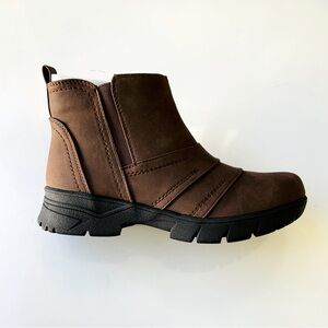 Easy Street women’s Ankle boots